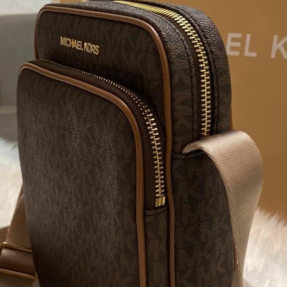 Michael Kors Jet Set Travel Medium Bag Crossbody - Picture 9 of 9